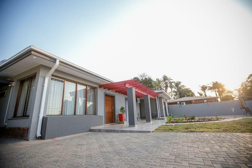 Zenande Guest House Pretoria Exterior photo